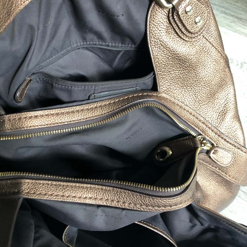 Coach purse - Picture 2 of 7